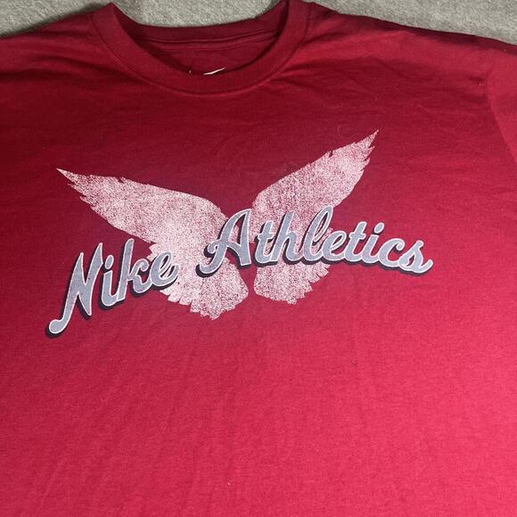 Nike Athletics Men’s Large Red Loose Fit T-Shirt Size Large Nike Apparel Nike - Picture 2 of 4